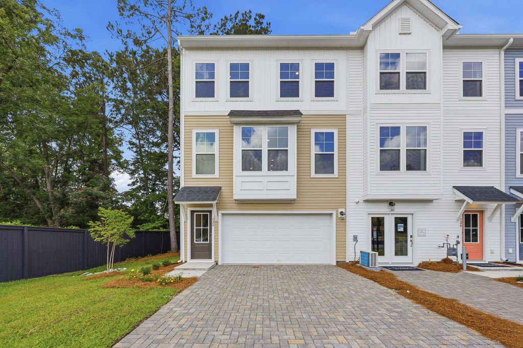 124 Fernbank Road Court, Johns Island, SC 29455
