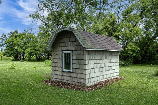 9511 OLD ROAD, Fremont, WI 54940