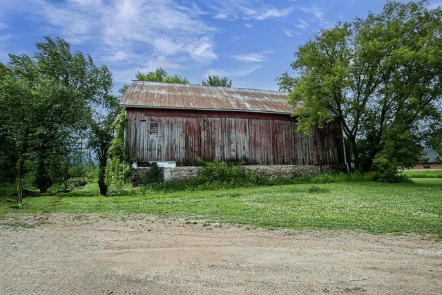 9511 OLD ROAD, Fremont, WI 54940