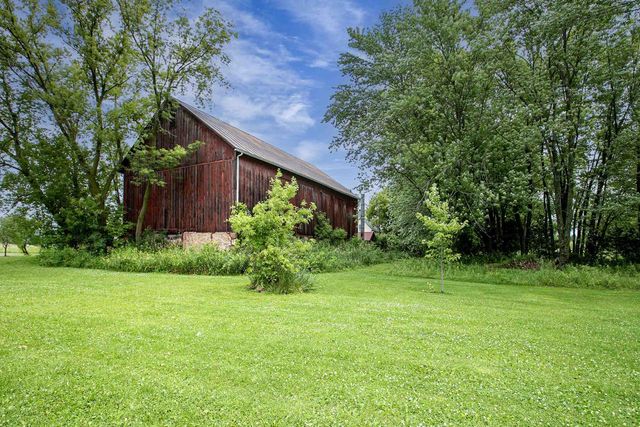 9511 OLD ROAD, Fremont, WI 54940