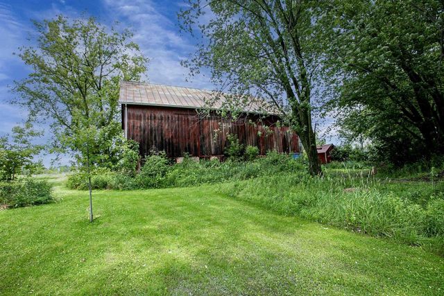 9511 OLD ROAD, Fremont, WI 54940