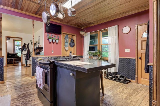 9511 OLD ROAD, Fremont, WI 54940