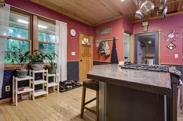 9511 OLD ROAD, Fremont, WI 54940