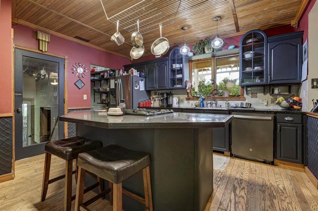 9511 OLD ROAD, Fremont, WI 54940