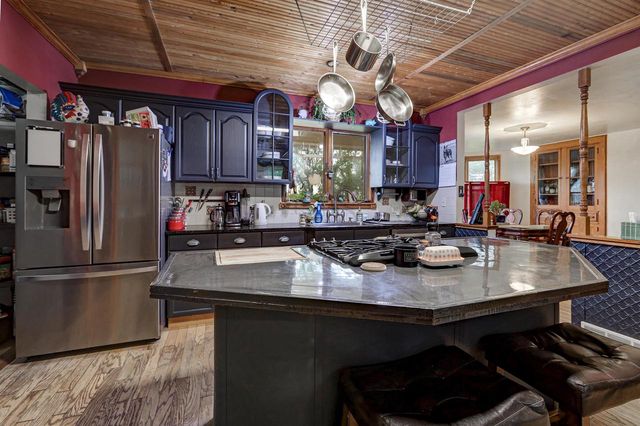 9511 OLD ROAD, Fremont, WI 54940