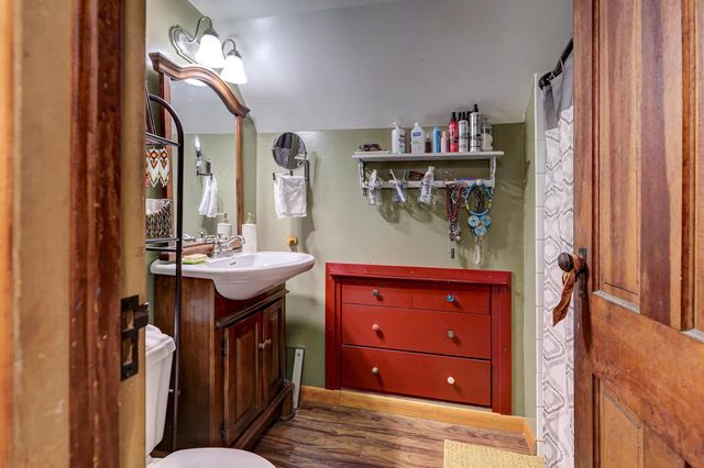 9511 OLD ROAD, Fremont, WI 54940