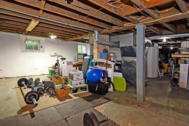 9511 OLD ROAD, Fremont, WI 54940