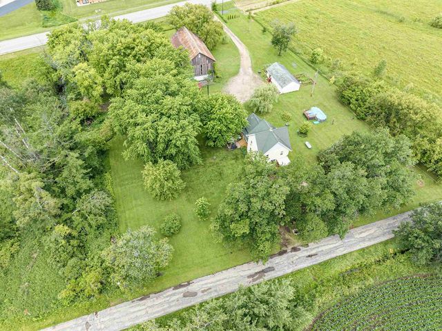 9511 OLD ROAD, Fremont, WI 54940