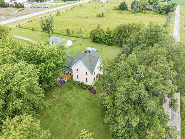 9511 OLD ROAD, Fremont, WI 54940