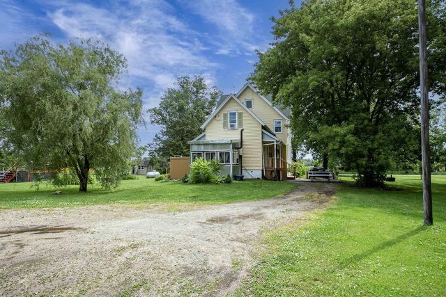 9511 OLD ROAD, Fremont, WI 54940