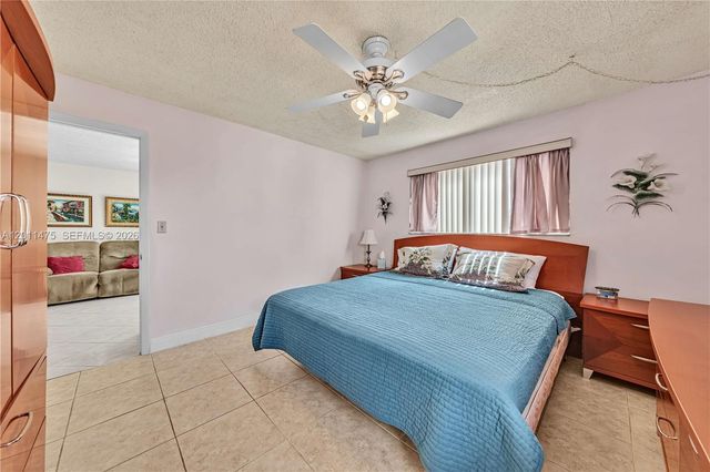 8465 Sunrise Lakes Blvd 212, Sunrise, FL 33322