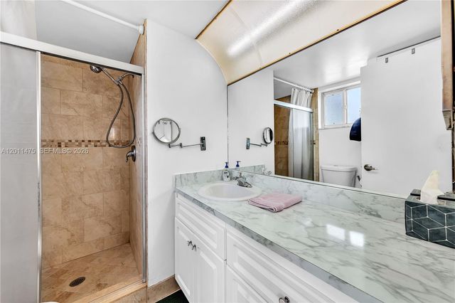 8465 Sunrise Lakes Blvd 212, Sunrise, FL 33322