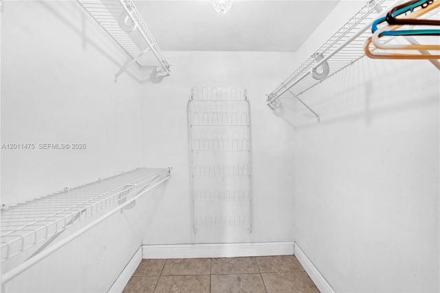 8465 Sunrise Lakes Blvd 212, Sunrise, FL 33322