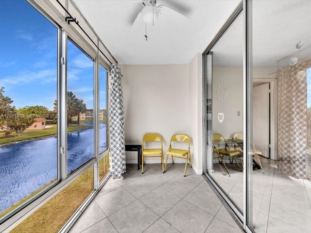 8465 Sunrise Lakes Blvd 212, Sunrise, FL 33322