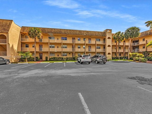 8465 Sunrise Lakes Blvd 212, Sunrise, FL 33322
