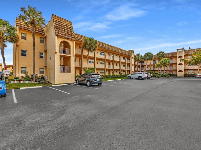 8465 Sunrise Lakes Blvd 212, Sunrise, FL 33322
