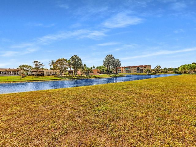 8465 Sunrise Lakes Blvd 212, Sunrise, FL 33322