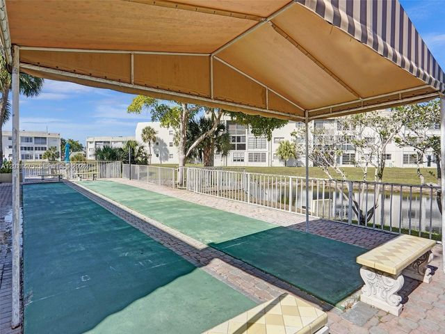 8465 Sunrise Lakes Blvd 212, Sunrise, FL 33322