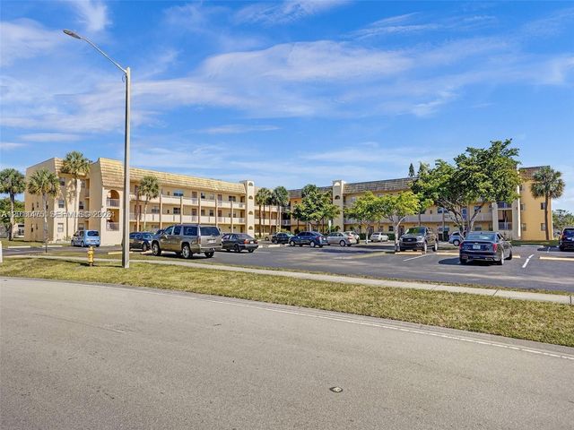 8465 Sunrise Lakes Blvd 212, Sunrise, FL 33322