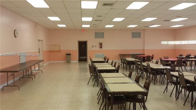 8465 Sunrise Lakes Blvd 212, Sunrise, FL 33322