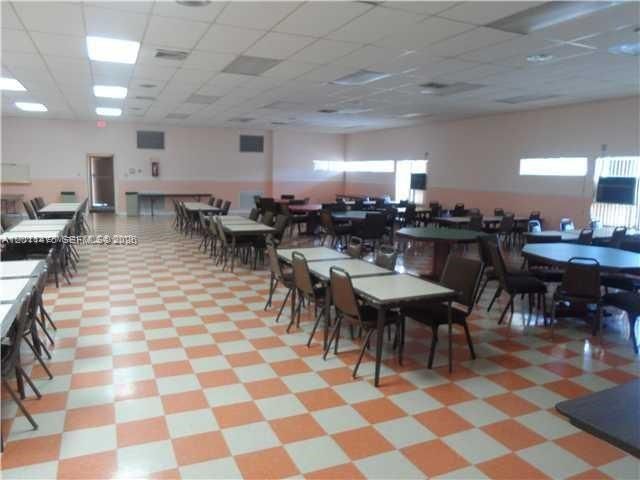 8465 Sunrise Lakes Blvd 212, Sunrise, FL 33322
