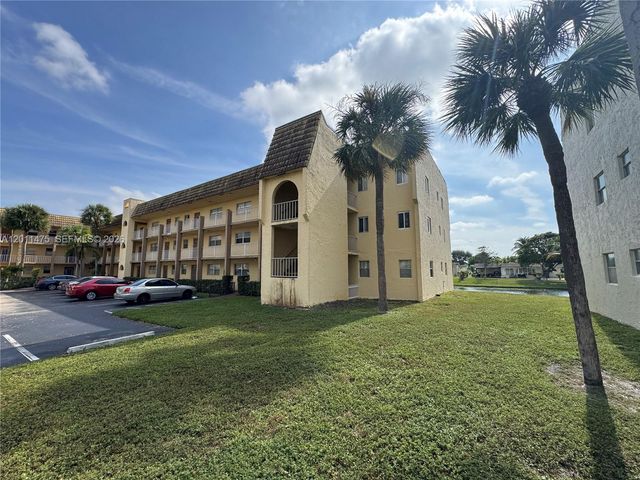 8465 Sunrise Lakes Blvd 212, Sunrise, FL 33322