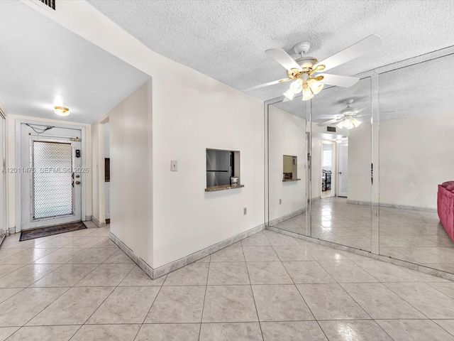 8465 Sunrise Lakes Blvd 212, Sunrise, FL 33322