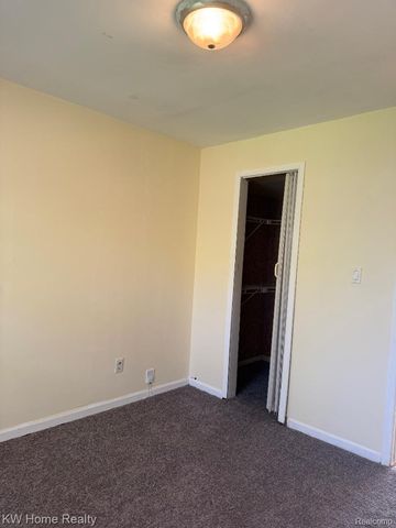 17228 Sunnybrook Drive, Southfield, MI 48076