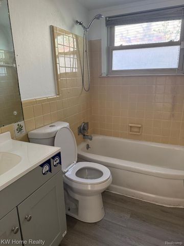 17228 Sunnybrook Drive, Southfield, MI 48076