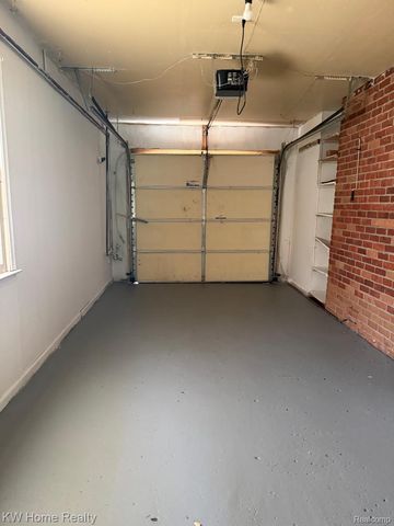 17228 Sunnybrook Drive, Southfield, MI 48076