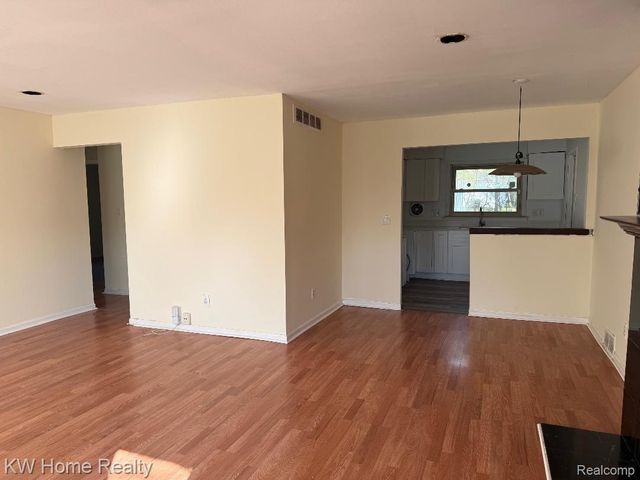 17228 Sunnybrook Drive, Southfield, MI 48076