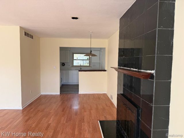 17228 Sunnybrook Drive, Southfield, MI 48076