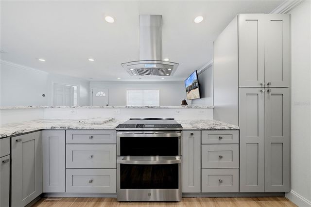 103 6TH STREET NW, Ruskin, FL 33570