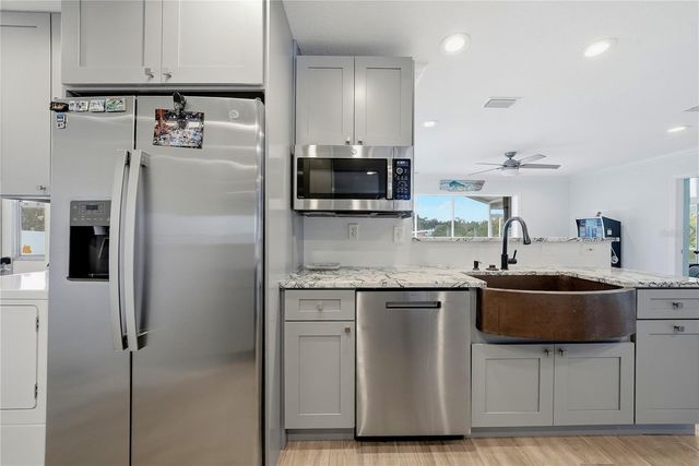103 6TH STREET NW, Ruskin, FL 33570