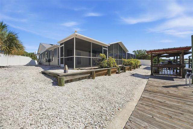 103 6TH STREET NW, Ruskin, FL 33570