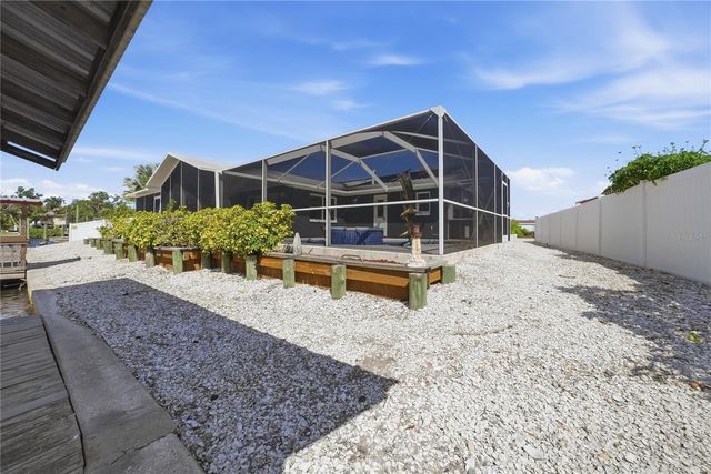 103 6TH STREET NW, Ruskin, FL 33570