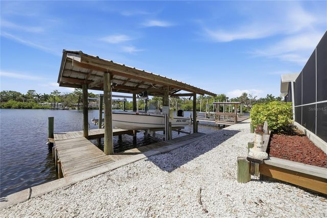 103 6TH STREET NW, Ruskin, FL 33570