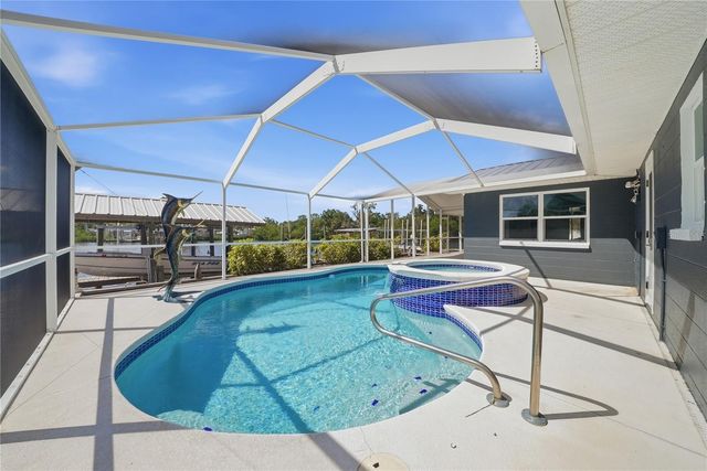 103 6TH STREET NW, Ruskin, FL 33570