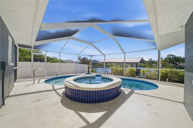 103 6TH STREET NW, Ruskin, FL 33570