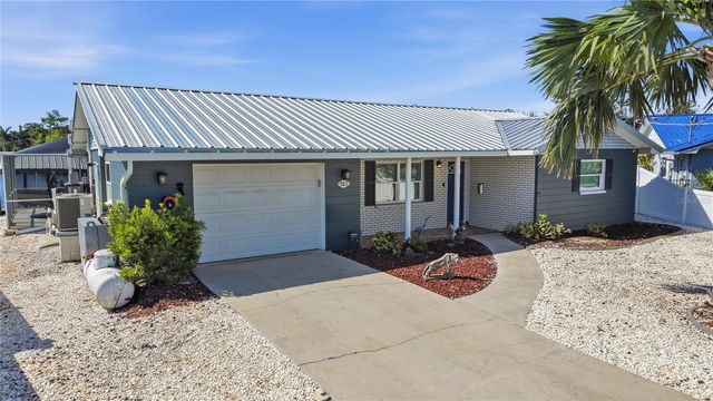 103 6TH STREET NW, Ruskin, FL 33570