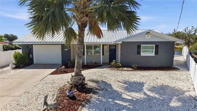 103 6TH STREET NW, Ruskin, FL 33570