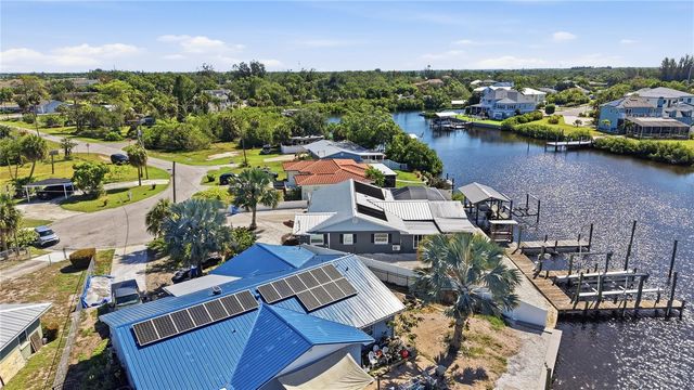 103 6TH STREET NW, Ruskin, FL 33570
