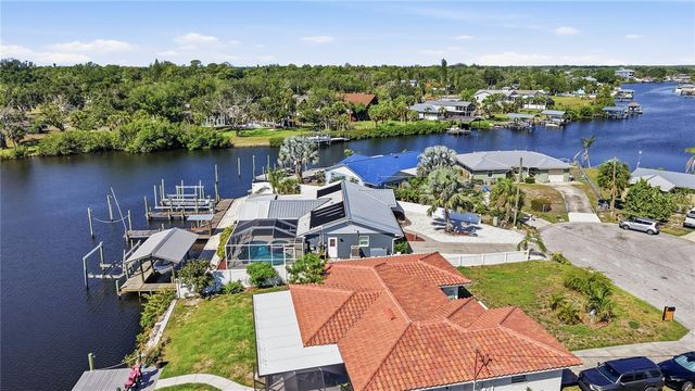 103 6TH STREET NW, Ruskin, FL 33570