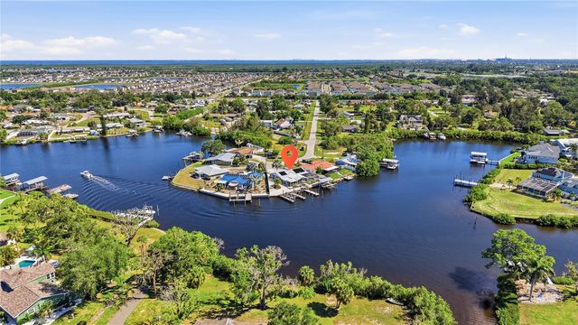 103 6TH STREET NW, Ruskin, FL 33570