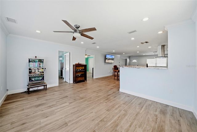 103 6TH STREET NW, Ruskin, FL 33570