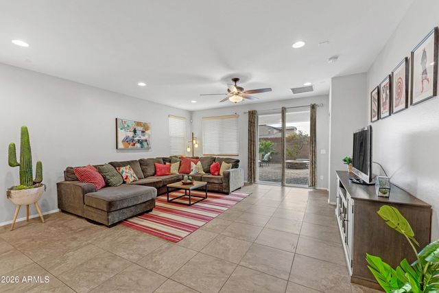 7657 S DEBRA Drive, Gilbert, AZ 85298