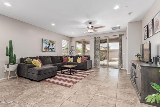 7657 S DEBRA Drive, Gilbert, AZ 85298