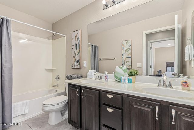 7657 S DEBRA Drive, Gilbert, AZ 85298