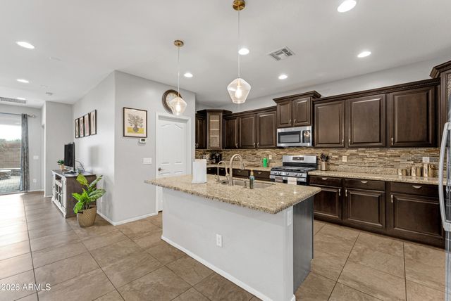 7657 S DEBRA Drive, Gilbert, AZ 85298