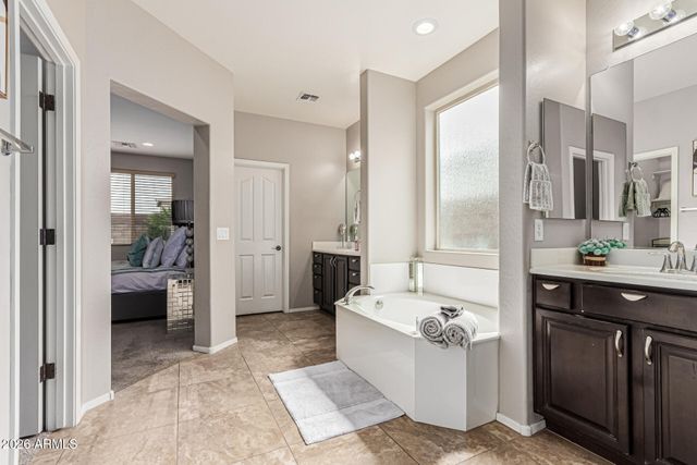 7657 S DEBRA Drive, Gilbert, AZ 85298